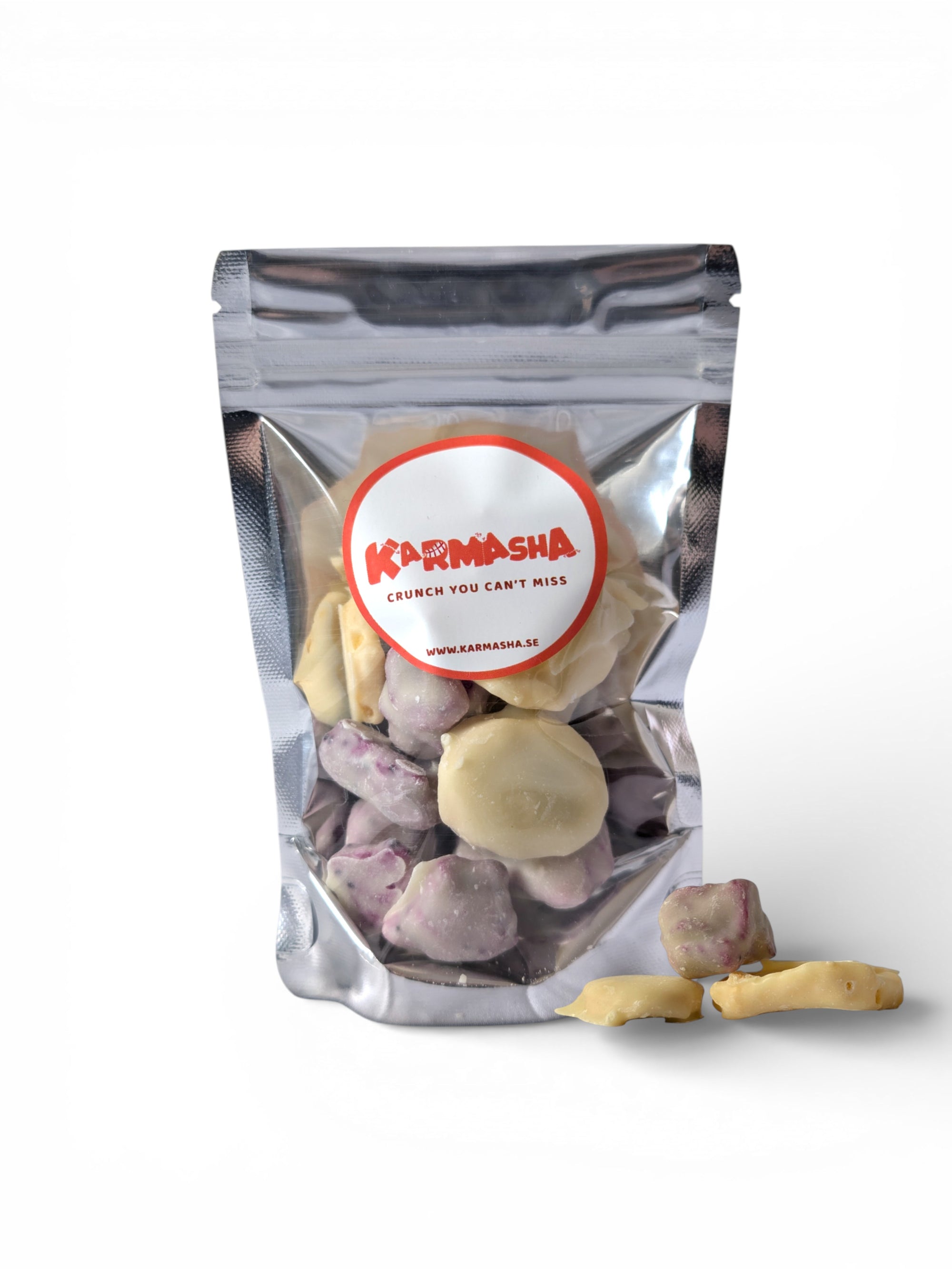 قطع فاكهة مجففة بالتجميد مغطسة بالشوكولاتة بيضاء